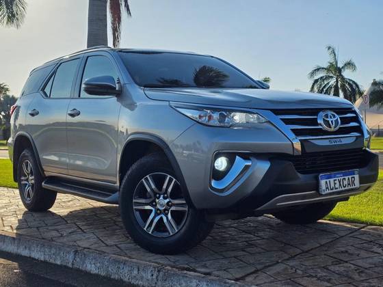 TOYOTA HILUX SW4 2.7 SR 4X2 16V FLEX 4P AUTOMÁTICO